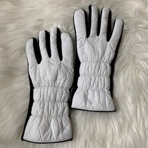 Women’s snow gloves